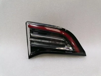 Tesla Model 3 STANDARD RANGE Lewe tylne światło 1077401-00-G Tylne światło Li