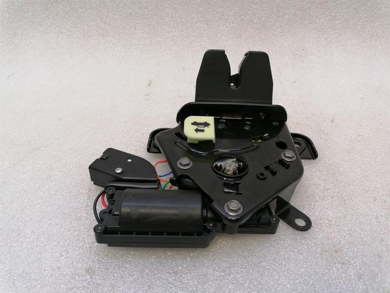 Tesla Model 3 Boot Lock Tesla Model 3 STANDARD RANGE Boat Lock 1500604-...