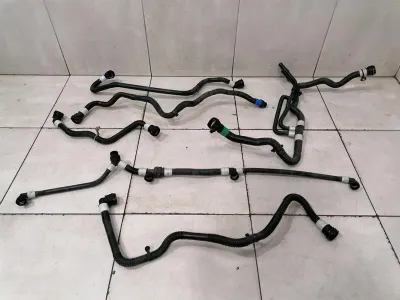 Przewód układu chłodzenia Tesla Model 3 RWD 15047351-00-B Przewód układu chłodzenia