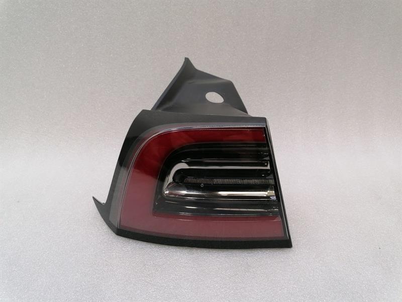 Tesla Model 3 Left Rear Light Tesla Model 3 Left Rear Light 1077397-00-H Tail...