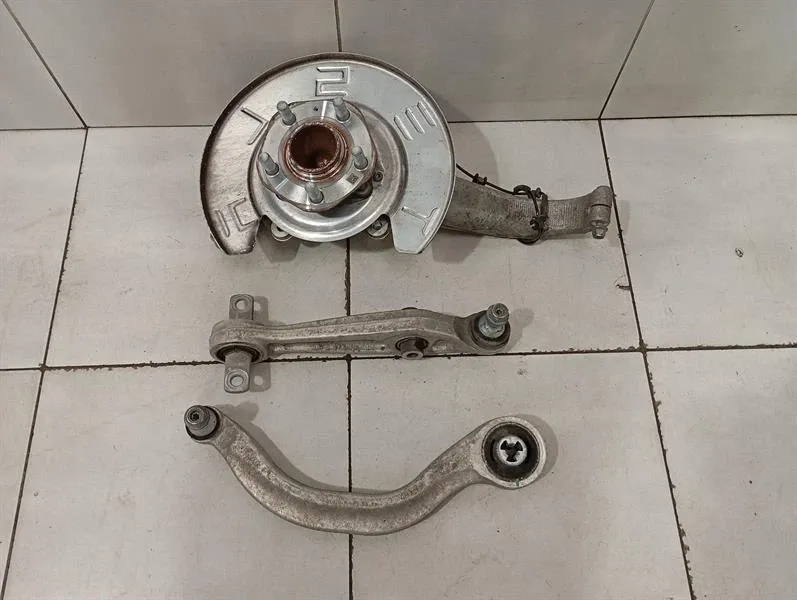 Tesla Model 3 Standard Range FLH Hub 1044311-00-E Wheel Bearing Housing Front Left