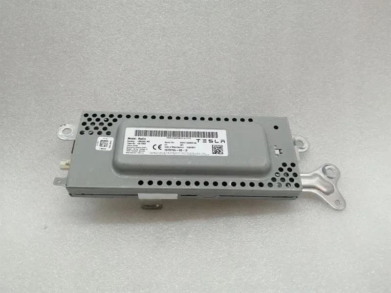 Tesla Model 3 STANDARD RANGE Electronic Module 1079755-00-D Control Unit DAB FM