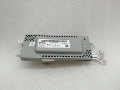 Module électronique Tesla Model 3 STANDARD RANGE 1079755-00-D Unité de contrôle DAB FM