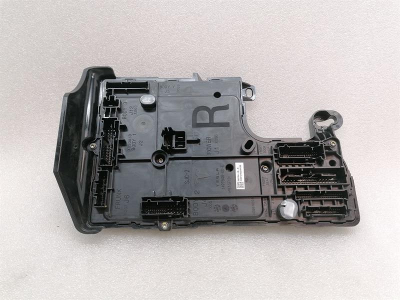 Tesla Model 3 Electronic module Tesla Model 3 Standard Range Electronic Module ...