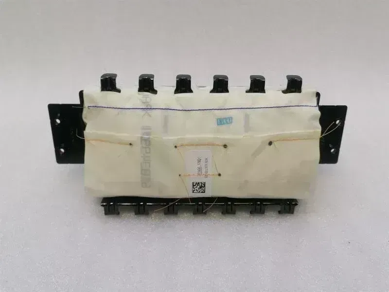 Tesla Model 3 Airbag (passengers side) TESLA MODEL 3 STANDARD RANGE Module 1077824-CN-...
