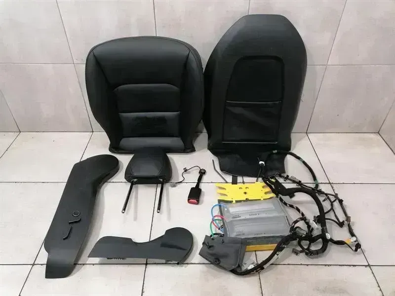 Tesla Model 3 Seat Tesla Model 3 STANDARD RANGE Seatpad RIGHT FRON...
