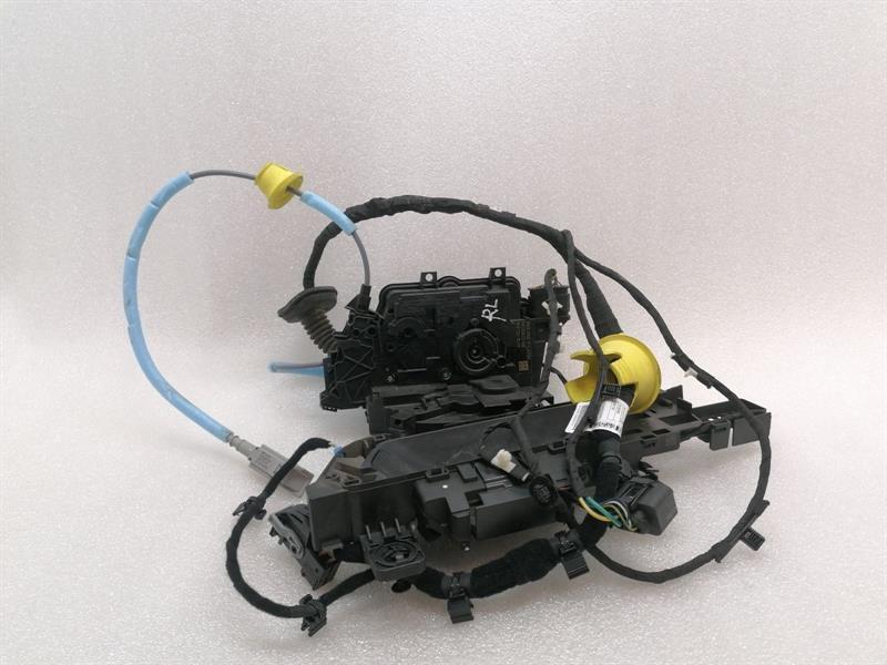 BMW iX (I20) BMW iX i20 40 REAR LEFT door lock 5A258C7 door lock rear left Body type: SUV
Fuel: ELECTRIC
