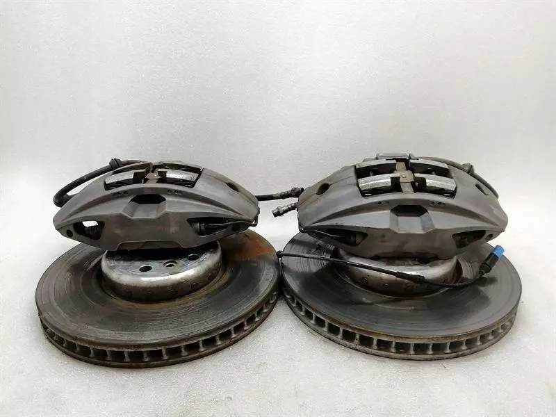 BMW iX (I20) BMW iX i20 40 Brake Caliper Front Set 34116891275 Front Brake Caliper Set Body type: SUV
Fuel: ELECTRIC
