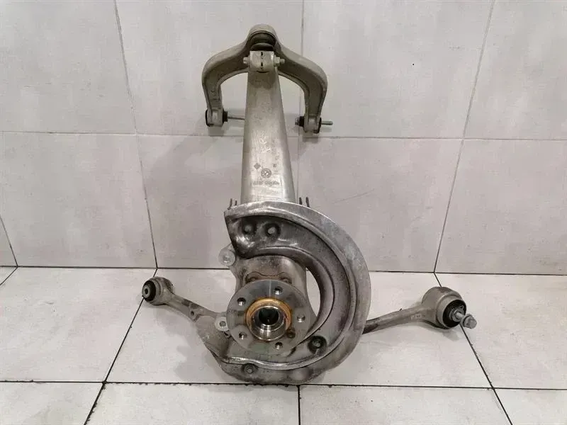 BMW iX (I20) BMW iX i20 40 Right Front Hub 31106890574 Radlagergehäus Body type: SUV
Fuel: ELECTRIC