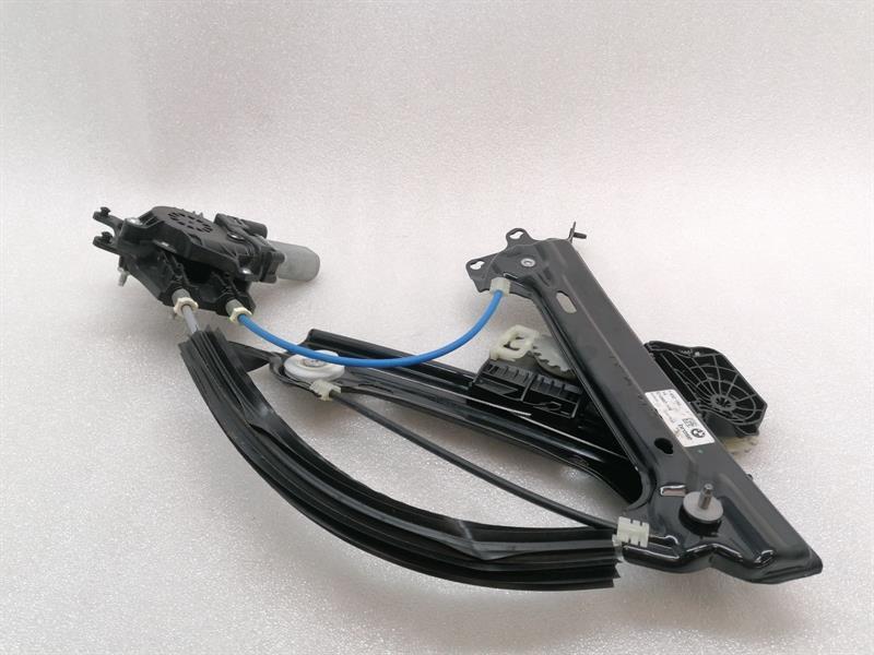 BMW iX (I20) BMW iX i20 40 right rear door winder 7932190 rear right power window Body type: SUV
Fuel: ELECTRIC