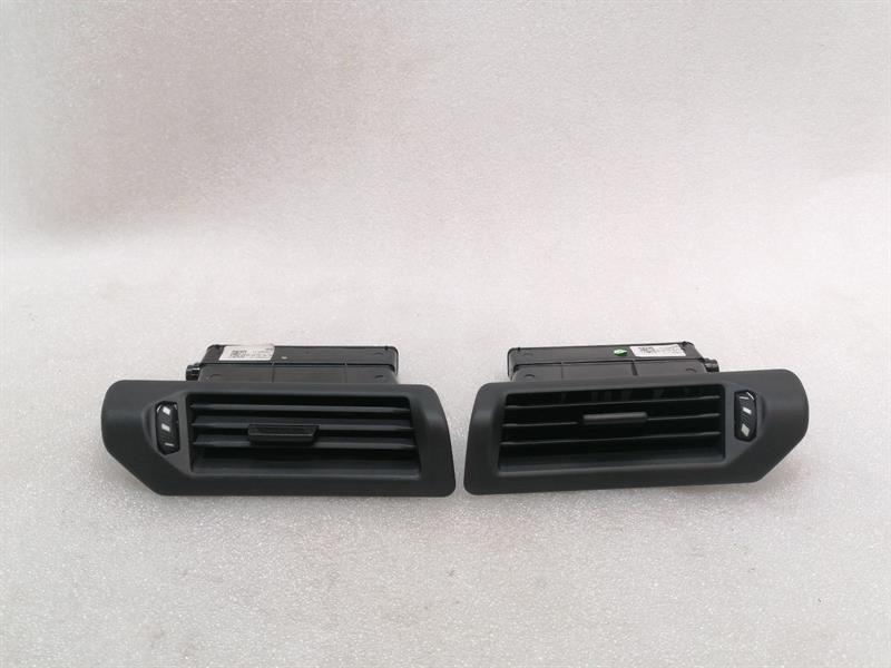 BMW iX (I20) BMW iX i20 40 Air vent 117978A1 ventilation nozzle ventilation grille B POST B SAUCE SET Body type: SUV
Fuel: ELECTRIC