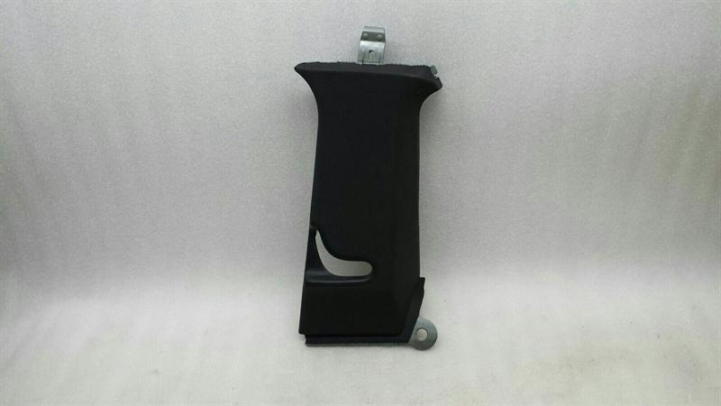 Mercedes-Benz A (W169) Mercedes C Class W204 AMG B post cover A2046904026 B willow right trim Body type: Coupe
Fuel: Diesel