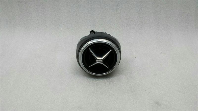 Mercedes-Benz GLA (X156) Air vent Mercedes GLA X156 air vent A1568300154 ventilat...