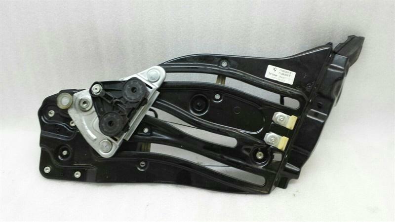 BMW Z4 (E89) BMW Z4 E89 window regulator rear right 7198308 rear right window regulator