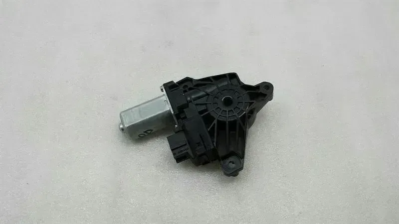 Mercedes-Benz GLA (X156) Door Window Motor Mercedes GLA X156 RRH door window engine A24690...