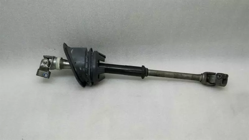 Audi A5 (B8) Audi A5 8T RHD Steering Seal 8K2419753E Right Hand Handlebar Shaft Body type: Saloon
Fuel: Diesel
