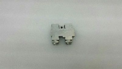 Mercedes E Klasa W212 Termostat oleju A0005010765 Termostat chłodnicy oleju
