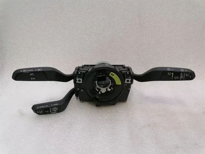 Porsche Taycan Porsche Taycan 9J wiper stalks 974953513AE indicator switch steering column switch Body type: Estate
Fuel: ELECTRIC
