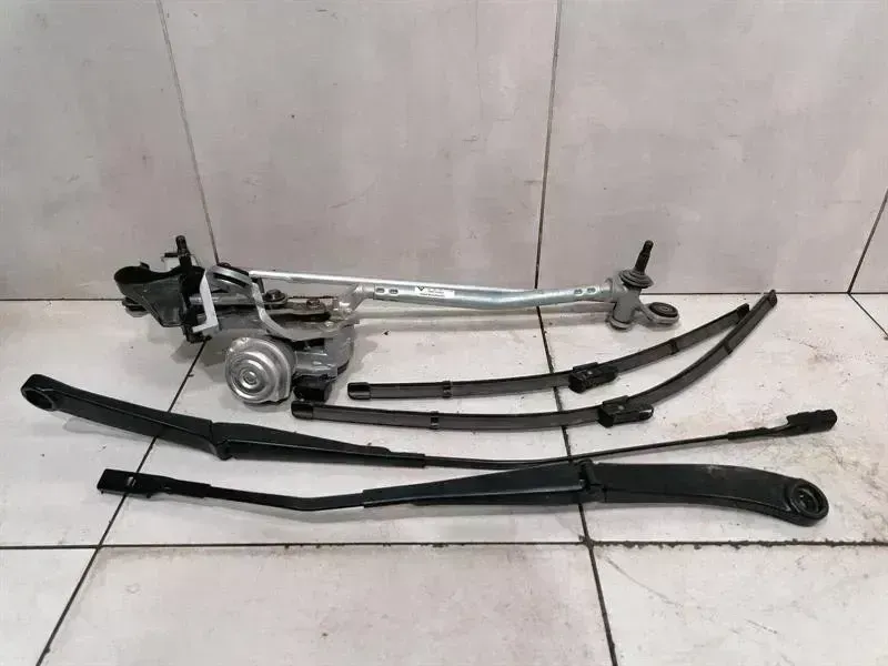 Porsche Taycan Porsche Taycan 9J Front Wiper Linkage 9J1955120D Wiper Motor Front RHD Body type: Estate
Fuel: ELECTRIC