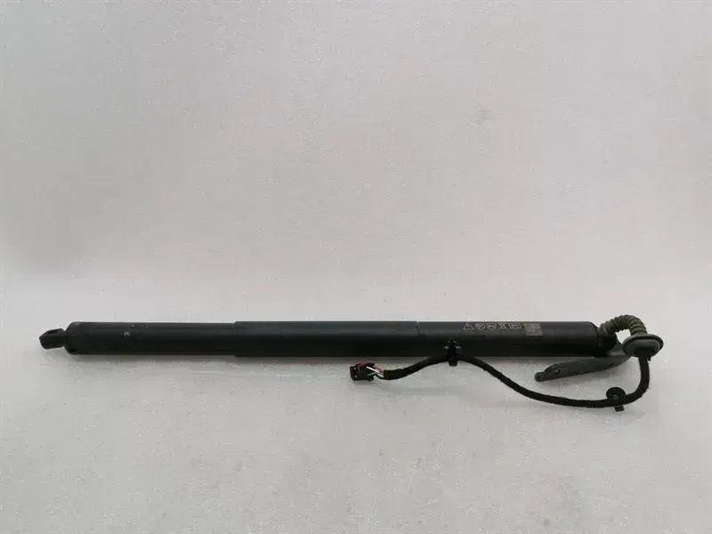 Porsche Taycan Porsche Taycan 9J boat strut 9J0827851A gas pressure spring gas pressure damper tailgate Body type: Estate
Fuel: ELECTRIC
