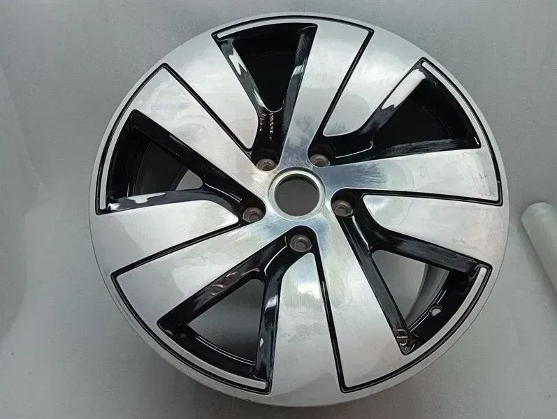 Porsche Taycan Porsche Taycan 9J Alloy Wheel 9J1601025C Alloy Wheel Body type: Estate
Fuel: ELECTRIC
