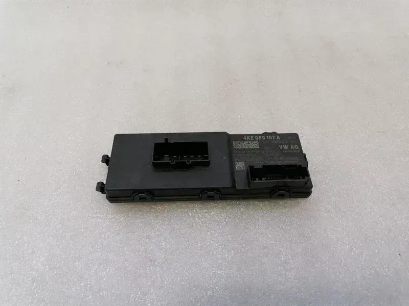 Porsche Taycan Porsche Taycan 9J Electronic Module 4KE959107A Control Unit Body type: Estate
Fuel: ELECTRIC