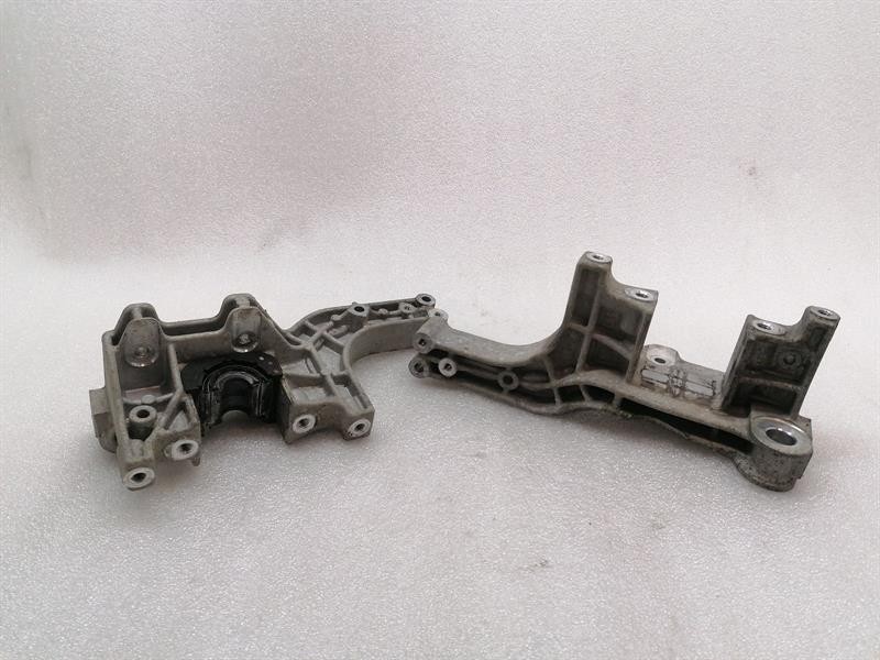 Porsche Taycan Porsche Taycan 9J holder bracket 9J1413358A holder carrier front subframe Body type: Estate
Fuel: ELECTRIC