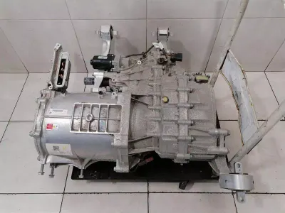 PORSCHE TAYCAN GTS TURBO TYLNY NAPĘD 9J SILNIK EBE TYLNY SILNIK 0ME300043B