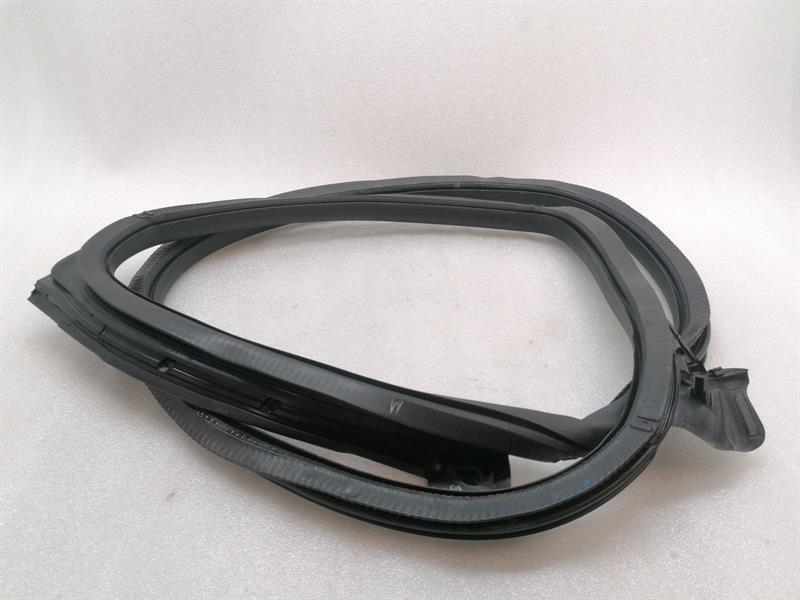 Porsche Taycan Porsche Taycan 9J Door Seal 9J0833722 Door Seals REAR RIGHT REAR RIGHT Body type: Estate
Fuel: ELECTRIC