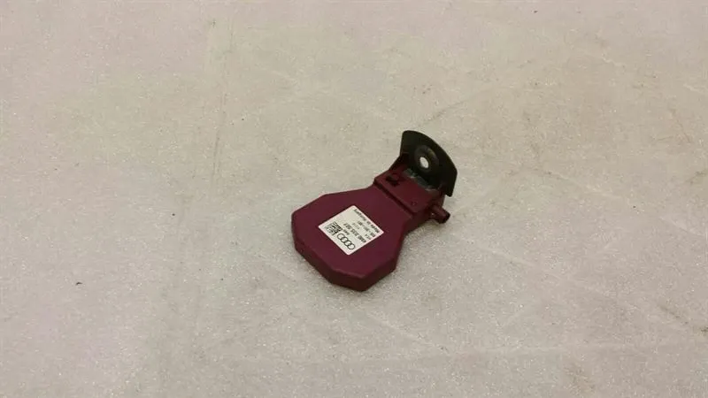 Audi A4 8W Aerial / Antenna 4M0035507 Aerial Telephone