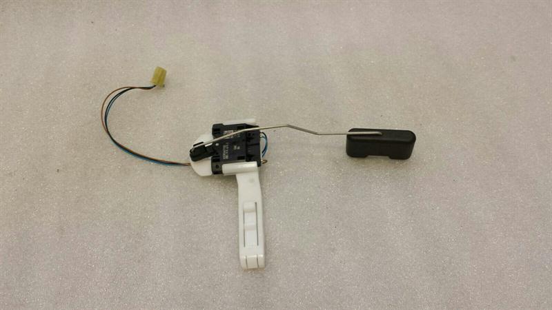 Audi A4 (B8) Audi A4 8W fuel level sensor 8W0919673C level sensor Body type: Saloon
Fuel: Petrol