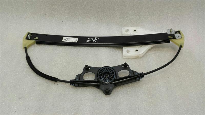 Audi A4 (B8) Audi A4 8W right rear door winder 8W0839462 window regulator rear right Body type: Saloon
Fuel: Petrol
