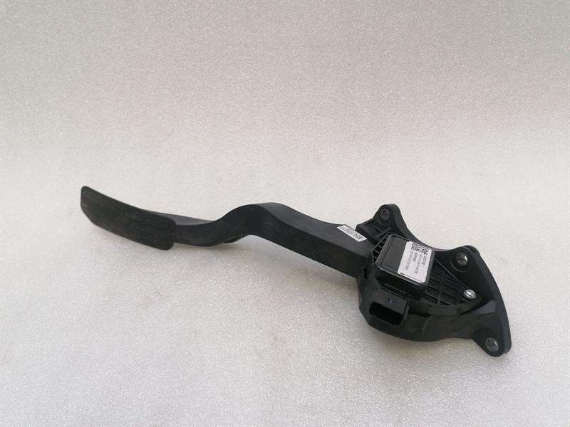 Jaguar I-Pace 2018-2024 JAGUAR i-PACE X590 EV400 Gas Pedal (Electrical) J9D3-9F836-BC Accelerator Pedal