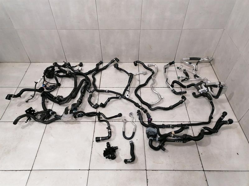 Jaguar I-Pace Cooling Pipe JAGUAR i-PACE X590 EV400 cooling pipe set M9D3-...