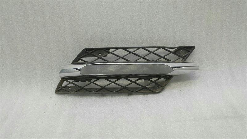 Mercedes-Benz A (W176) Mercedes SL R231 front right grille A2318851223 grille front right Body type: Convertible
Fuel: Petrol