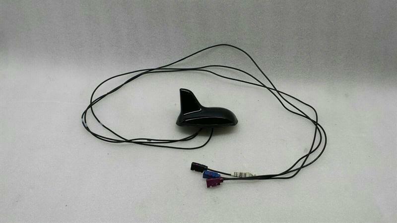 Mercedes-Benz A (W176) Mercedes CLS W218 W204 Radio Antenna A2048206575 Roof Shark Antenna Body type: Saloon
Fuel: Petrol