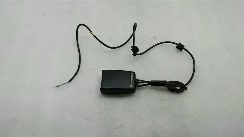 Mercedes-Benz CLS (C218) Mercedes CLS W218 belt buckle belt A2188600269 belt buckle Body type: Saloon
Fuel: Petrol