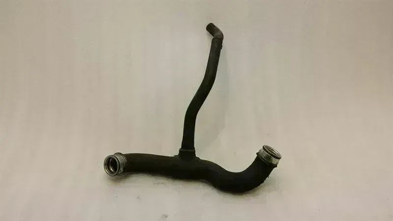 Mercedes-Benz A (W169) Mercedes Cooling Pipe A2215015582 Cooling Water Hose Hose Body type: Saloon
Fuel: Petrol