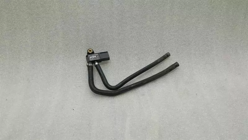 Mercedes-Benz CLS (C219) Mercedes CLS W219 MAP sensor A0061539528 differential pressure sensor OM642 Body type: Saloon
Fuel: Diesel