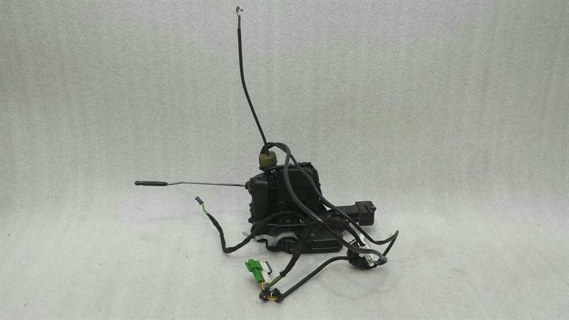 Mercedes-Benz CLS (C219) Mercedes CLS W219 front right door lock A2197200235 front right door lock Body type: Saloon
Fuel: Diesel