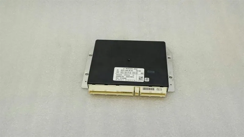 Mercedes S-Class W221 Airmatic Module A2215404062 ECU Air Suspension