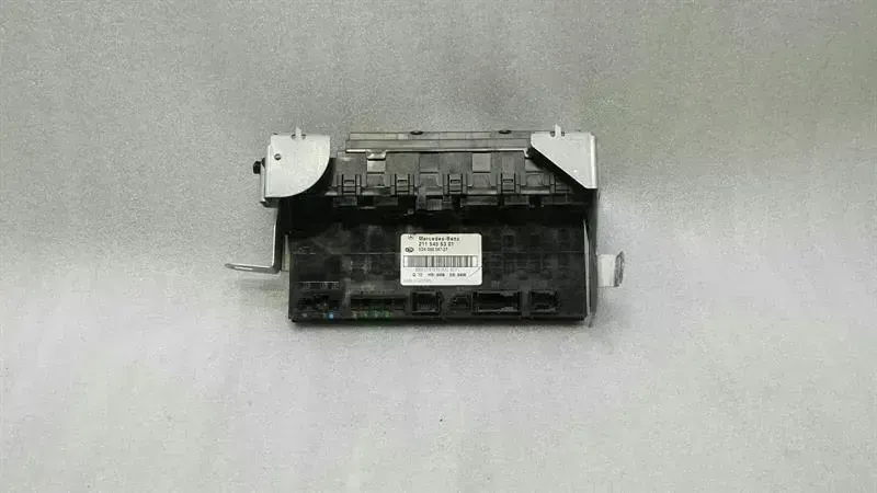 Mercedes-Benz CLS (C219) Mercedes CLS W219 Fuse Box A2115455301 Fuse Box Body type: Saloon
Fuel: Diesel