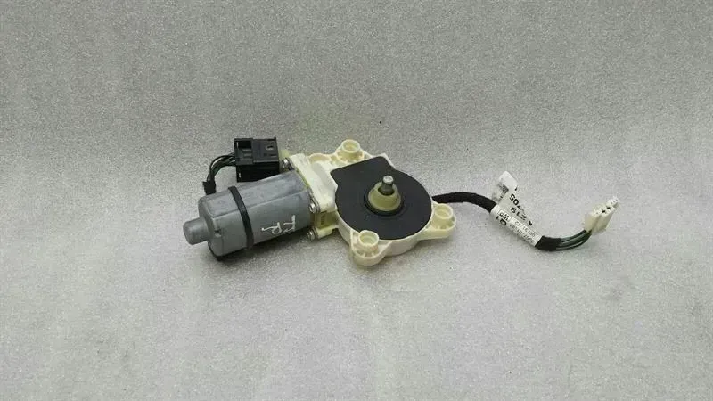 Mercedes-Benz CLS (C219) Mercedes CLS W219 Door Window Motor A2078200642 Window Regulator Motor Body type: Saloon
Fuel: Diesel