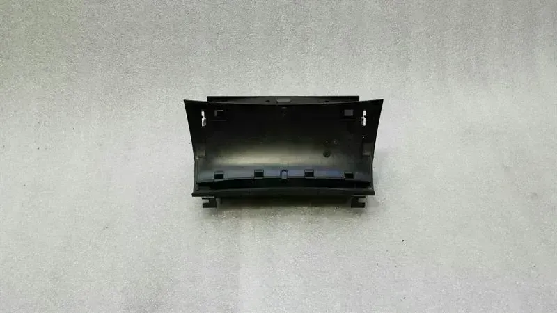 Mercedes-Benz CLS (C219) Mercedes CLS W219 Ashtray A2116802852 Ashtray. Body type: Saloon
Fuel: Diesel