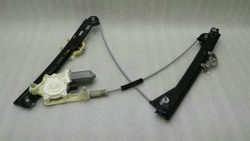 Porsche 911 (991) Porsche 911 991 Right Door Winder 99154207601 Window Regulator Front Right Body type: Coupe
Fuel: Petrol