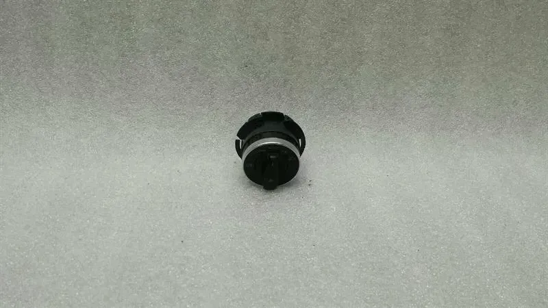 Porsche 911 (991) Porsche 911 991 918 718 981 Headlight Switch 97061353307 Light Switch Body type: Coupe
Fuel: Petrol