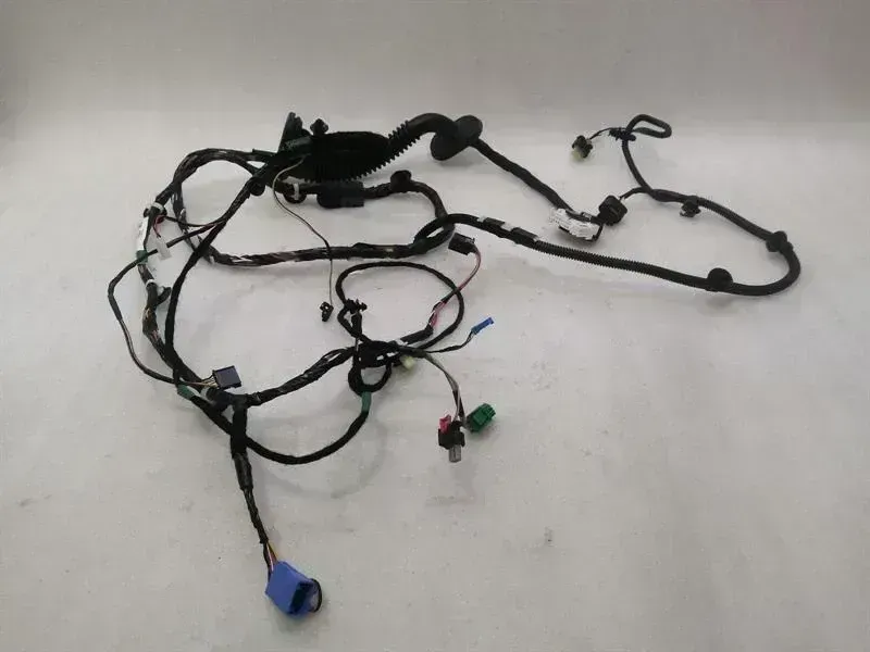 Tesla Model 3 Tesla Model 3 Driver Door Wiring 3067963-02-C Driver Door Wiring Harness Body type: Hatchback
Fuel: ELECTRIC