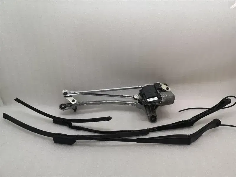 Tesla Model 3 TESLA MODEL 3 STANDARD RANGE FRONT WIPER MOTOR 1095855-CN-B RIGHT HAND DRIVE RHD Body type: Hatchback
Fuel: ELECTRIC