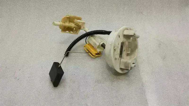 Mercedes-Benz CLS (C219) Mercedes CLS W219 Fuel Transmitter Unit A2114701641 Fuel Sender Body type: Saloon
Fuel: Diesel