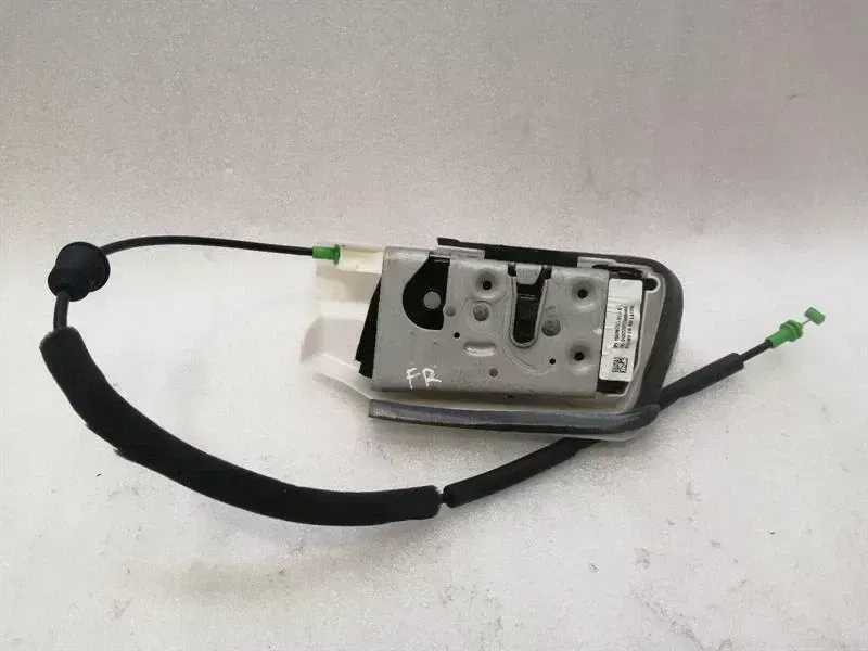 Tesla Model 3 Tesla Model 3 Door Lock 1500673-01-B Door Lock FRONT RIGHT FRONT RIGHT Body type: Hatchback
Fuel: ELECTRIC